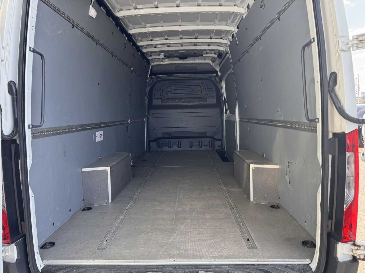 无侧窗厢式货车 Mercedes-Benz Sprinter 315 CDI 4325 Klima 360 Schwing MBUX SHZ：图6