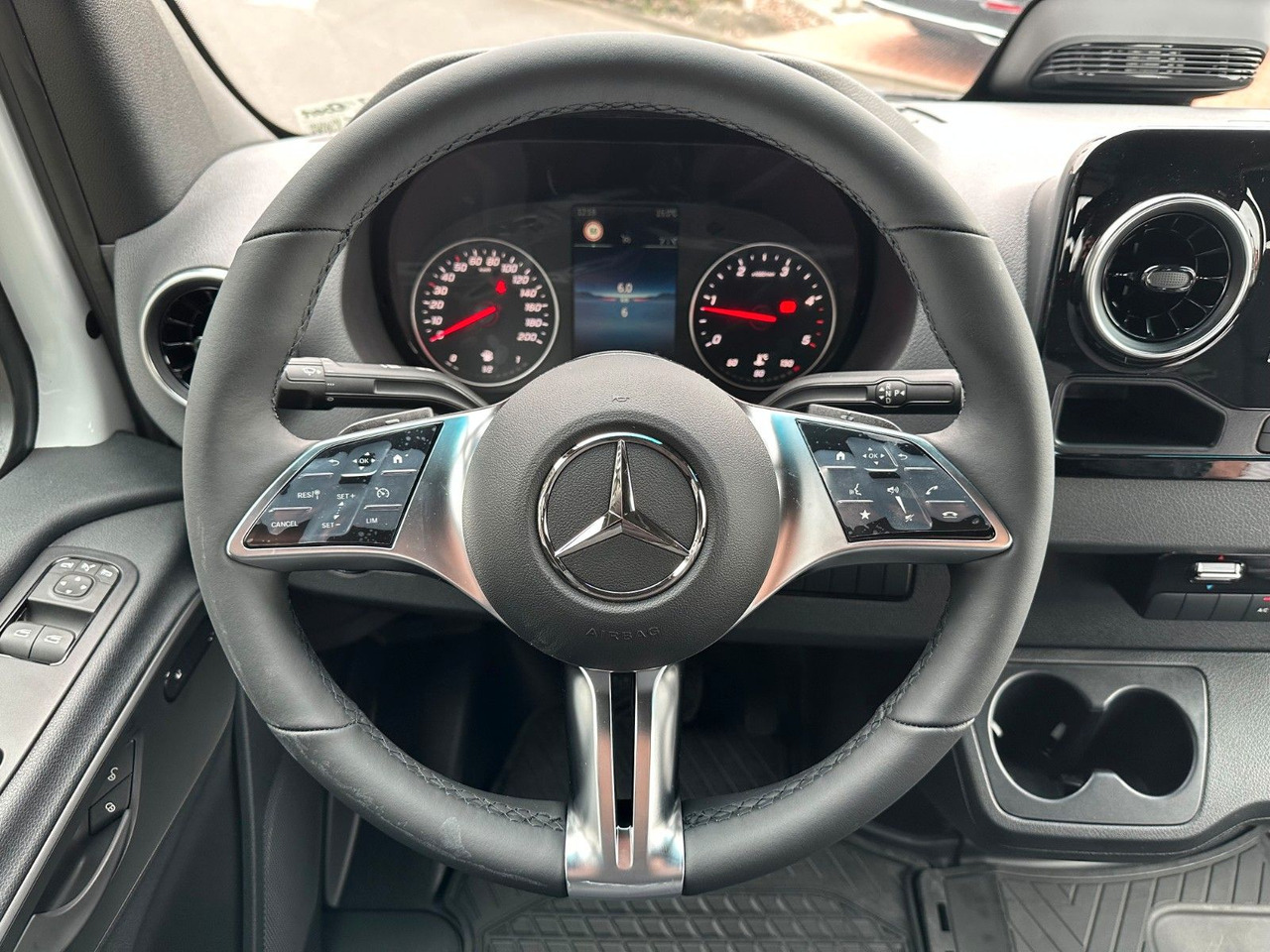 平板货车, 康比货车 Mercedes-Benz Sprinter 317 CDI 3665 9G DoKa AHK Klima:图13 平板货车, 康比货车 Mercedes-Benz Sprinter 317 CDI 3665 9G DoKa AHK Klima:图13