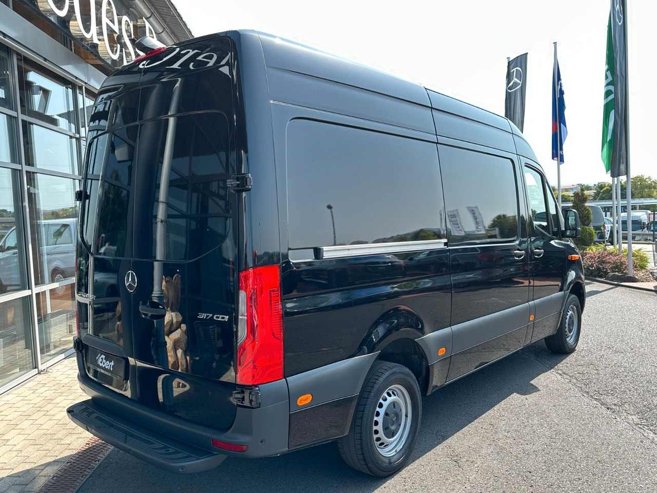 Mercedes-Benz Sprinter 317 CDI 3665 Klima 360 Schwing SHZ - 无侧窗厢式货车:图4 Mercedes-Benz Sprinter 317 CDI 3665 Klima 360 Schwing SHZ - 无侧窗厢式货车:图4