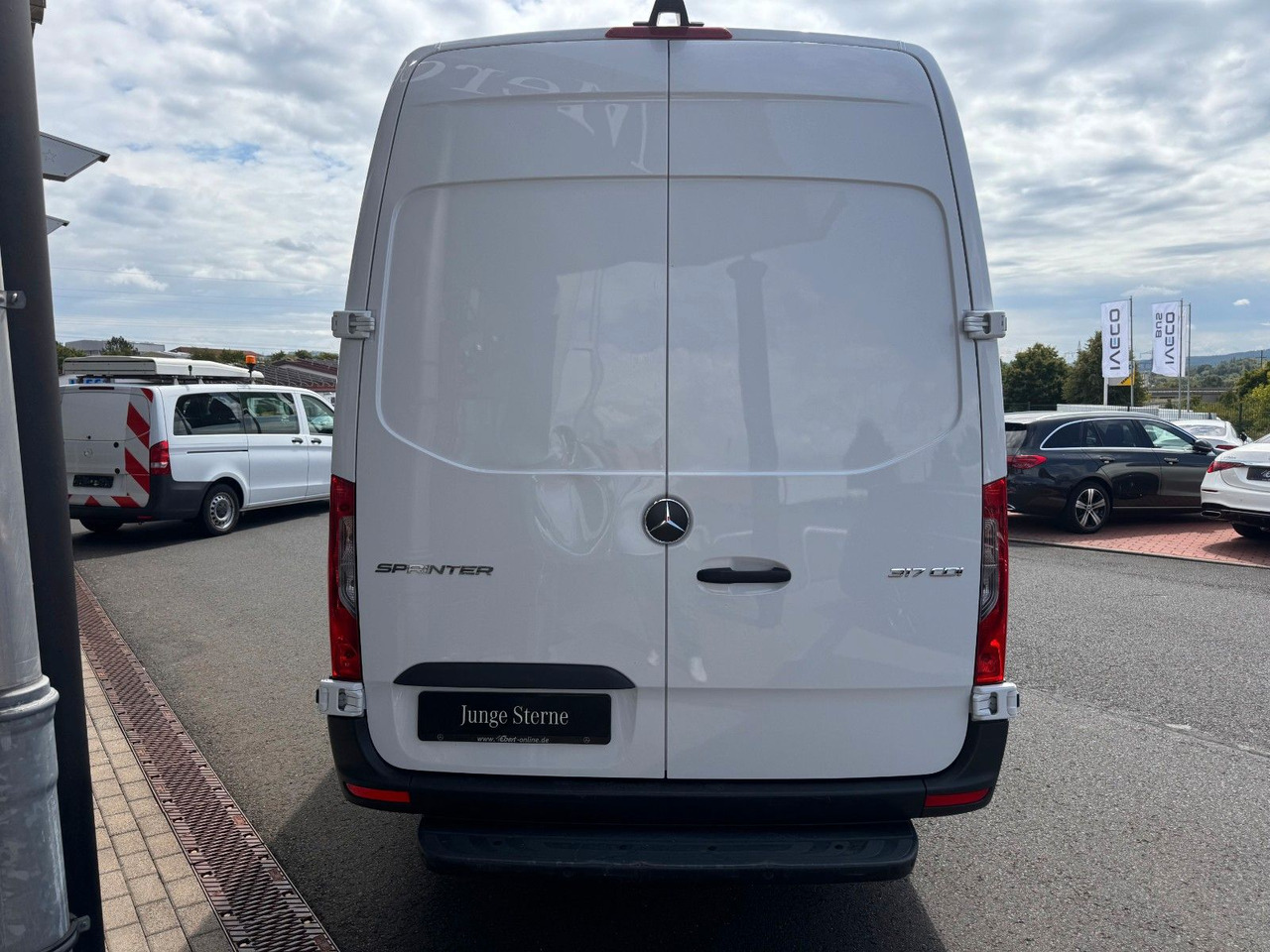 Mercedes-Benz Sprinter 317 CDI 4325 9G Klima Kamera Schwing - 无侧窗厢式货车:图5 Mercedes-Benz Sprinter 317 CDI 4325 9G Klima Kamera Schwing - 无侧窗厢式货车:图5