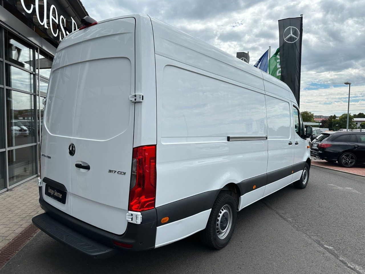 Mercedes-Benz Sprinter 317 CDI 4325 Klima 360 Schwing SHZ - 无侧窗厢式货车:图4 Mercedes-Benz Sprinter 317 CDI 4325 Klima 360 Schwing SHZ - 无侧窗厢式货车:图4