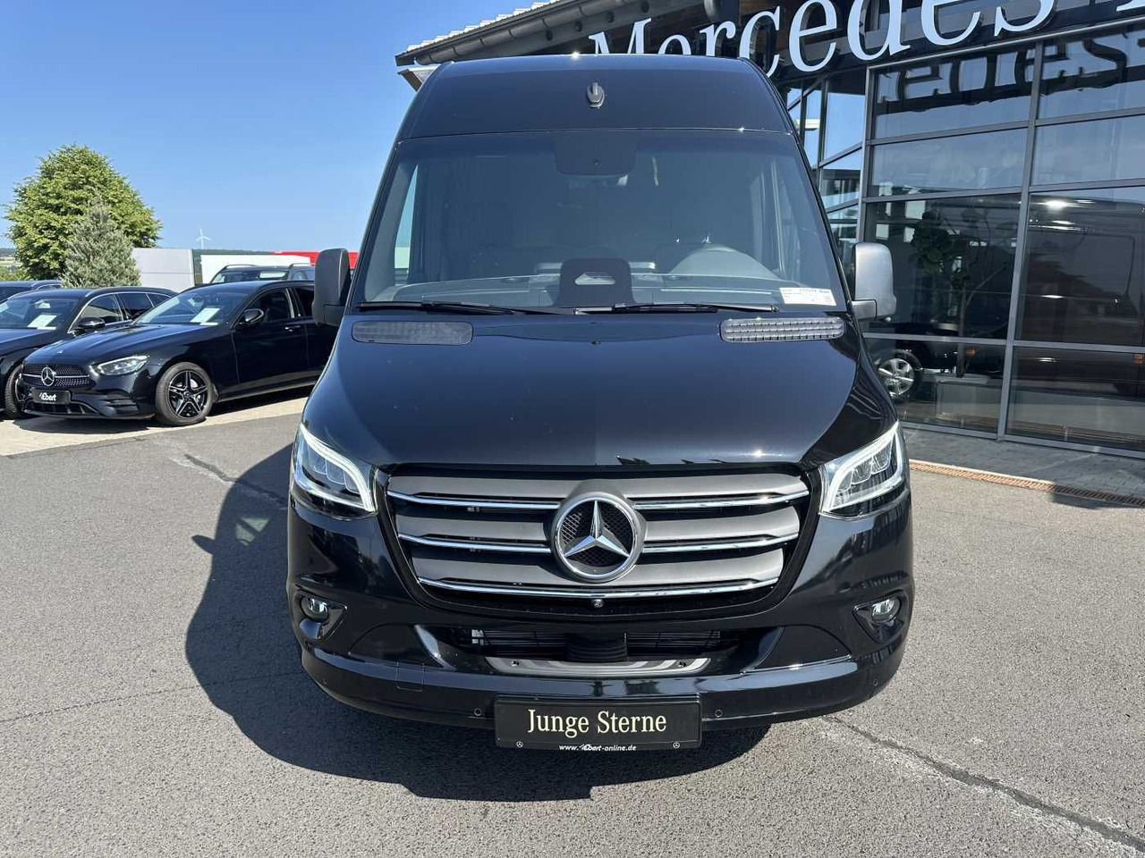 Mercedes-Benz Sprinter 319 CDI 4325 AHK DISTRONIC 360 Klima - 无侧窗厢式货车:图2 Mercedes-Benz Sprinter 319 CDI 4325 AHK DISTRONIC 360 Klima - 无侧窗厢式货车:图2