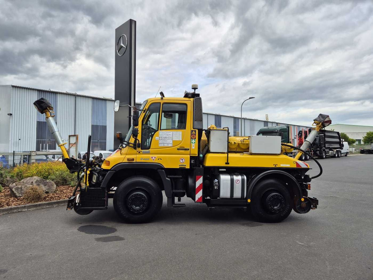 Mercedes-Benz Unimog U400 4x4 Zweiwege ZAGRO 800t/52 Achsen - 卡车:图4 Mercedes-Benz Unimog U400 4x4 Zweiwege ZAGRO 800t/52 Achsen - 卡车:图4