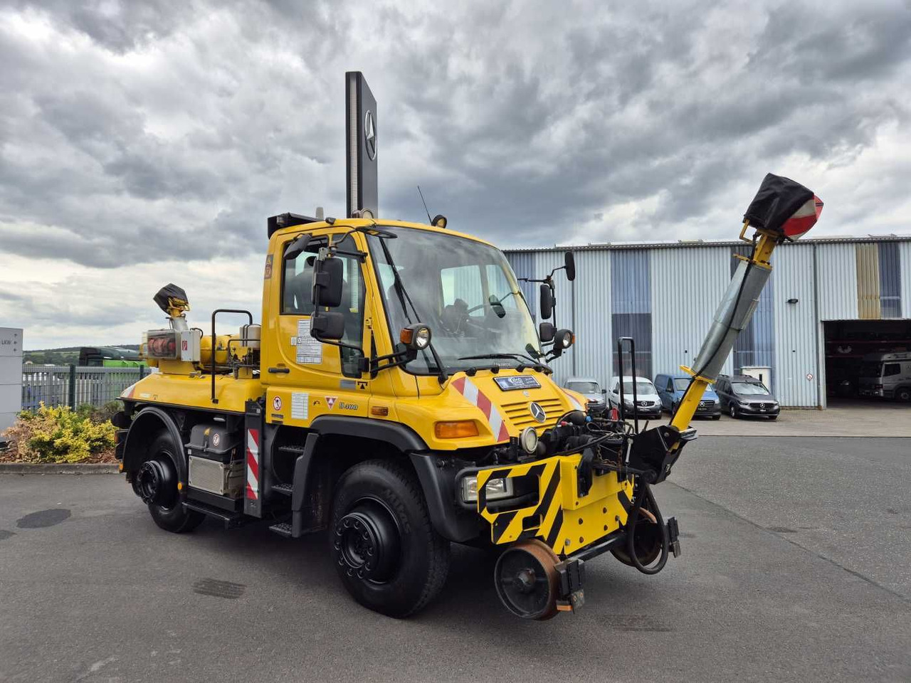 Mercedes-Benz Unimog U400 4x4 Zweiwege ZAGRO 800t/52 Achsen - 卡车:图3 Mercedes-Benz Unimog U400 4x4 Zweiwege ZAGRO 800t/52 Achsen - 卡车:图3