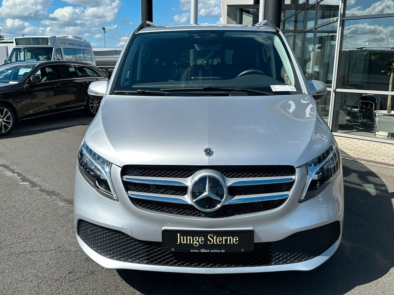 Mercedes-Benz V 250 EDITION 4MATIC Kompakt Liege-Paket AHK2,5t - 旅行车:图2 Mercedes-Benz V 250 EDITION 4MATIC Kompakt Liege-Paket AHK2,5t - 旅行车:图2