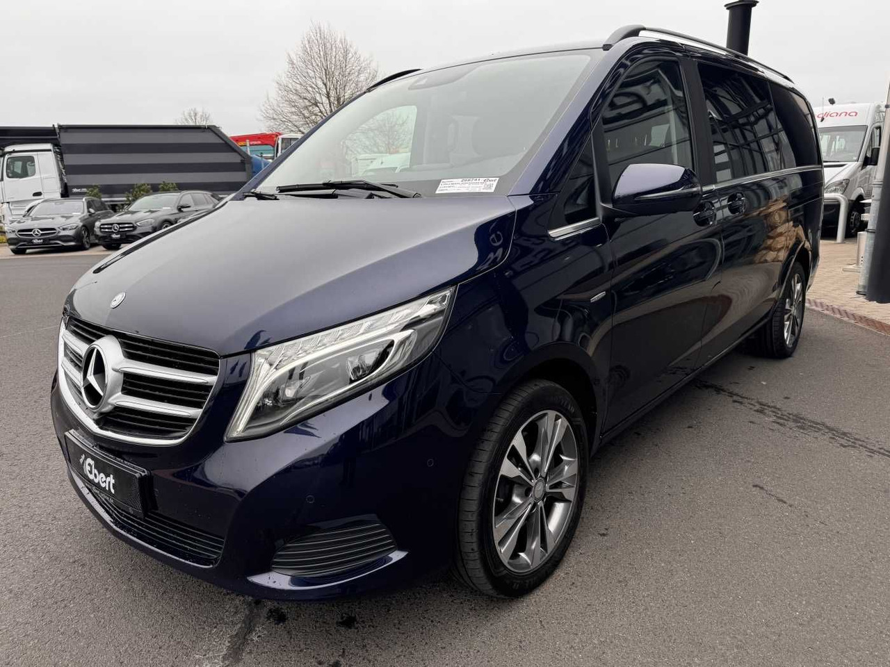Mercedes-Benz V 250 d AVA ED 4MATIC Panorama Tisch 360 Sound - 小型客车:图3 Mercedes-Benz V 250 d AVA ED 4MATIC Panorama Tisch 360 Sound - 小型客车:图3