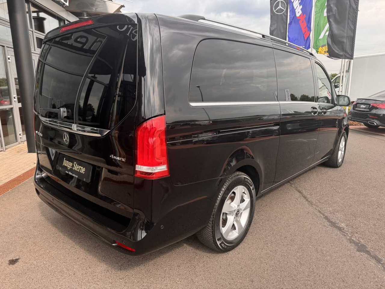 Mercedes-Benz V 300 d 4MATIC AVA 3430 AHK2,5 DISTRONIC 360 - 汽车:图4 Mercedes-Benz V 300 d 4MATIC AVA 3430 AHK2,5 DISTRONIC 360 - 汽车:图4
