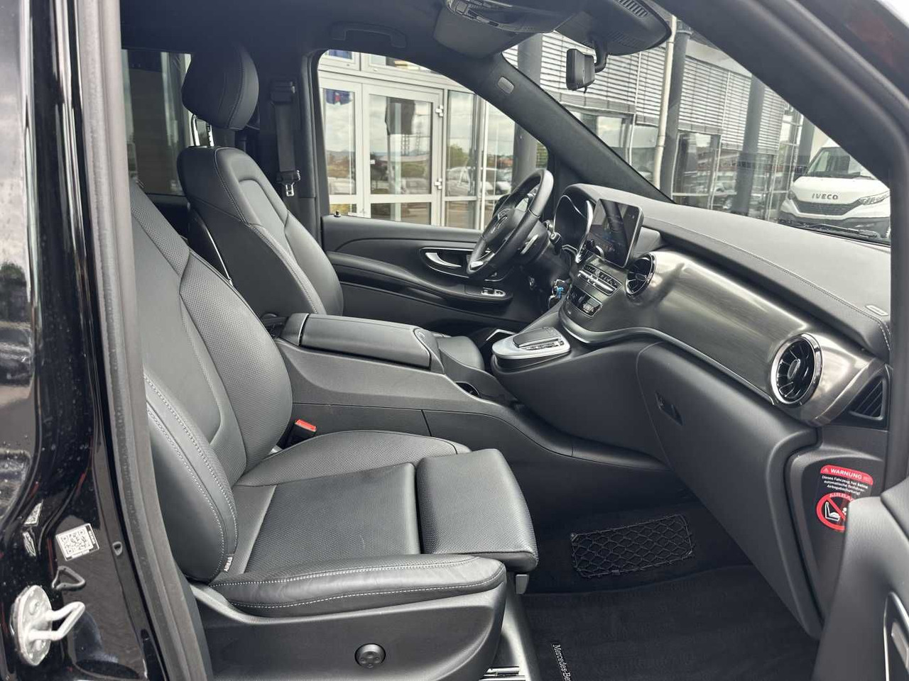 小型客车 Mercedes-Benz V 300 d 4MATIC EXCLUSIVE AMG Panorama DISTRONIC：图9