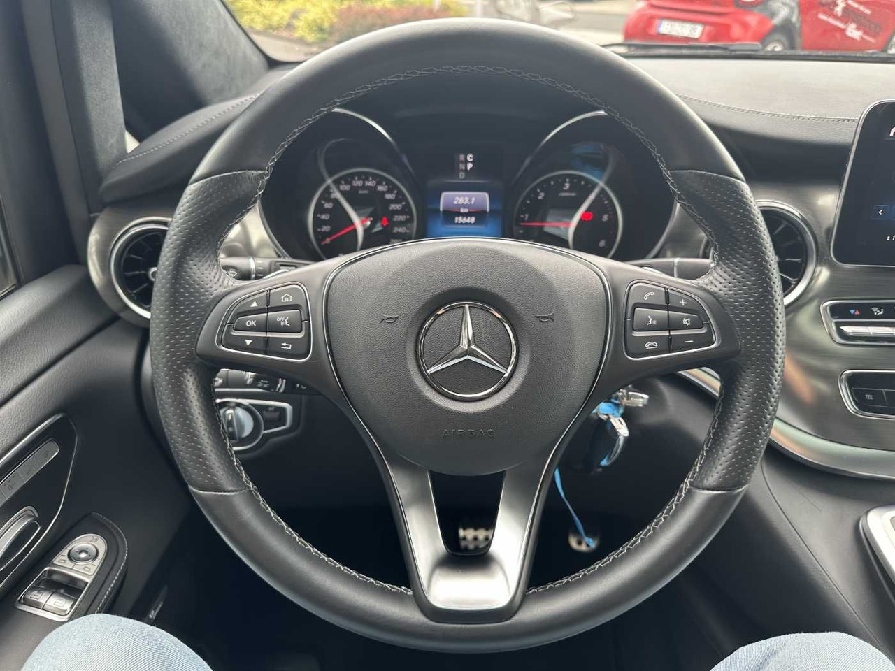 小型客车 Mercedes-Benz V 300 d 4MATIC EXCLUSIVE AMG Panorama DISTRONIC：图12