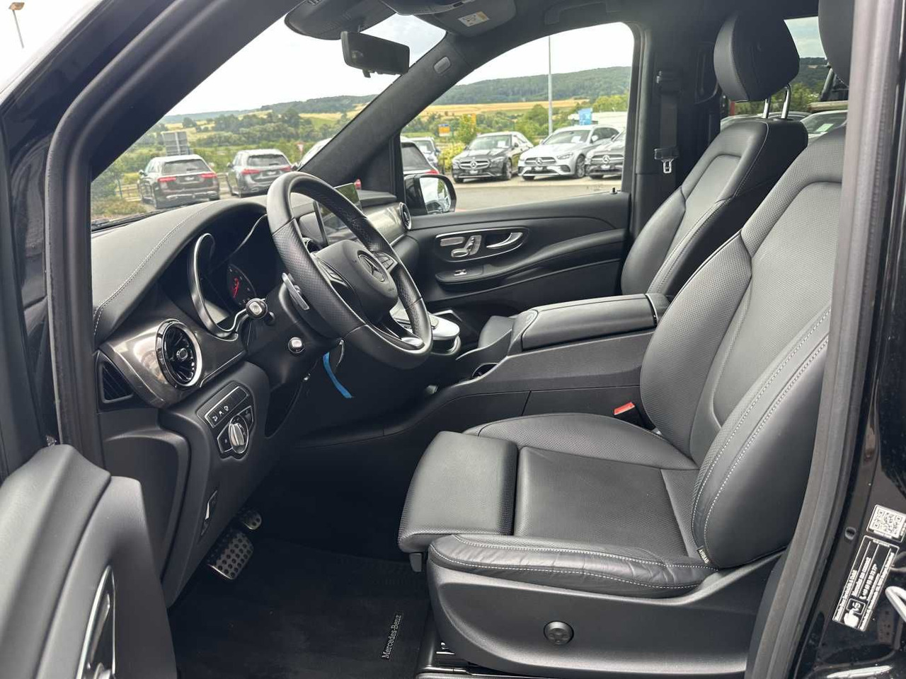 小型客车 Mercedes-Benz V 300 d 4MATIC EXCLUSIVE AMG Panorama DISTRONIC：图10