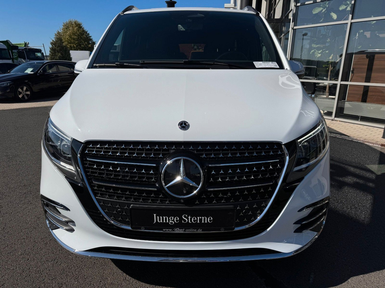 Mercedes-Benz V 300 d 4MATIC EXCLUSIVE AMG Tische AHK2,5to - 旅行车:图2 Mercedes-Benz V 300 d 4MATIC EXCLUSIVE AMG Tische AHK2,5to - 旅行车:图2