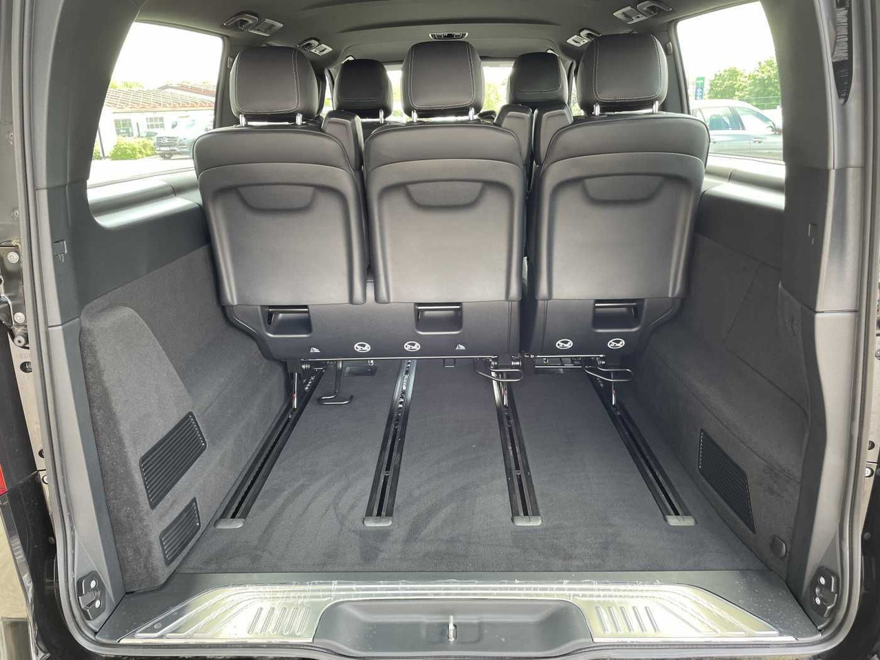Mercedes-Benz V 300 d AVA 4MATIC AMG Kühlschrank AIRMATIC - 汽车:图5 Mercedes-Benz V 300 d AVA 4MATIC AMG Kühlschrank AIRMATIC - 汽车:图5