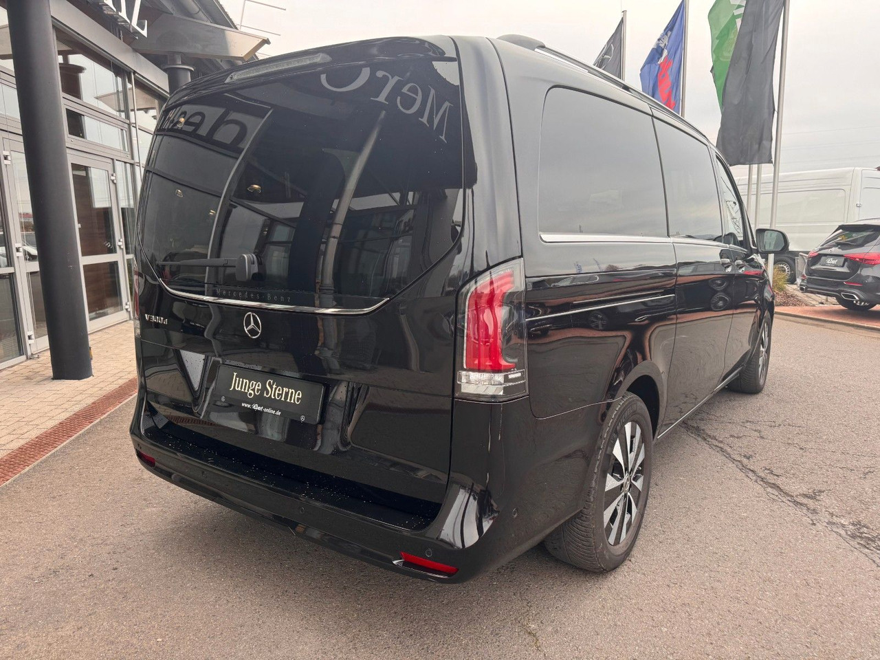Mercedes-Benz V 300 d AVA DISTRONIC AHK Standheiz Sound - 小型客车:图4 Mercedes-Benz V 300 d AVA DISTRONIC AHK Standheiz Sound - 小型客车:图4