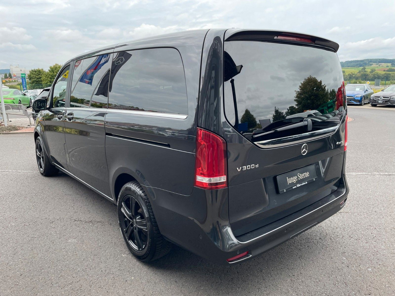 Mercedes-Benz V 300 d AVA ED 4MATIC Sitzklima Burmester 6Sitze - 旅行车:图3 Mercedes-Benz V 300 d AVA ED 4MATIC Sitzklima Burmester 6Sitze - 旅行车:图3