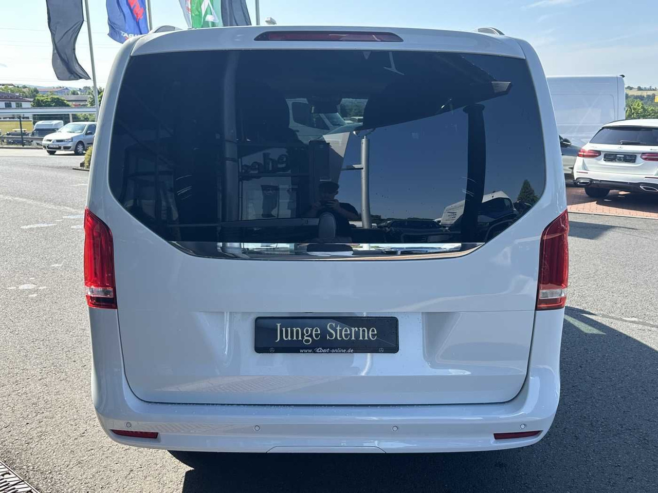 Mercedes-Benz V 300 d AVA ED 6Sitze Burmester 360Kamera el Tür - 汽车:图5 Mercedes-Benz V 300 d AVA ED 6Sitze Burmester 360Kamera el Tür - 汽车:图5