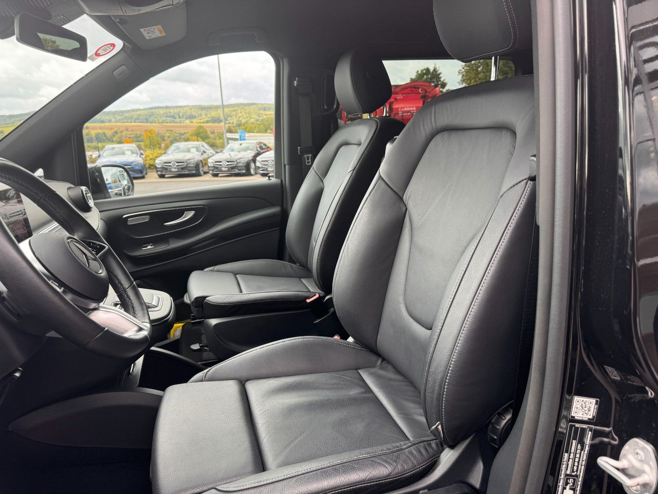 Mercedes-Benz V 300 d AVANTGARDE Extralang 360Kamera Standheiz 租赁 Mercedes-Benz V 300 d AVANTGARDE Extralang 360Kamera Standheiz：图11