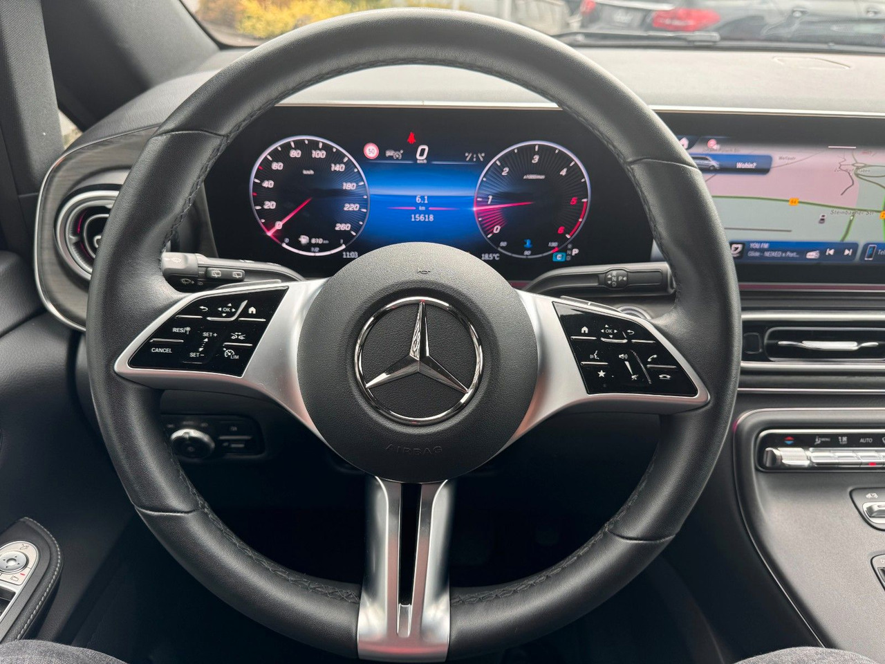 Mercedes-Benz V 300 d AVANTGARDE Extralang 360Kamera Standheiz 租赁 Mercedes-Benz V 300 d AVANTGARDE Extralang 360Kamera Standheiz：图16