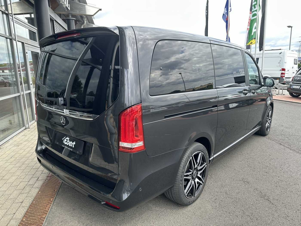 Mercedes-Benz V 300 d EDITION AMG AHK Tisch Leder ILS 7Sitze - 旅行车:图4 Mercedes-Benz V 300 d EDITION AMG AHK Tisch Leder ILS 7Sitze - 旅行车:图4
