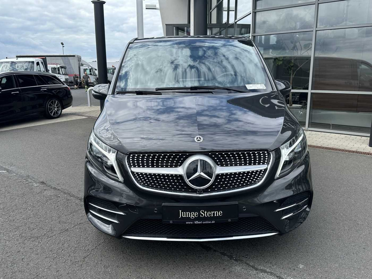Mercedes-Benz V 300 d EDITION AMG AHK Tisch Leder ILS 7Sitze - 旅行车:图2 Mercedes-Benz V 300 d EDITION AMG AHK Tisch Leder ILS 7Sitze - 旅行车:图2