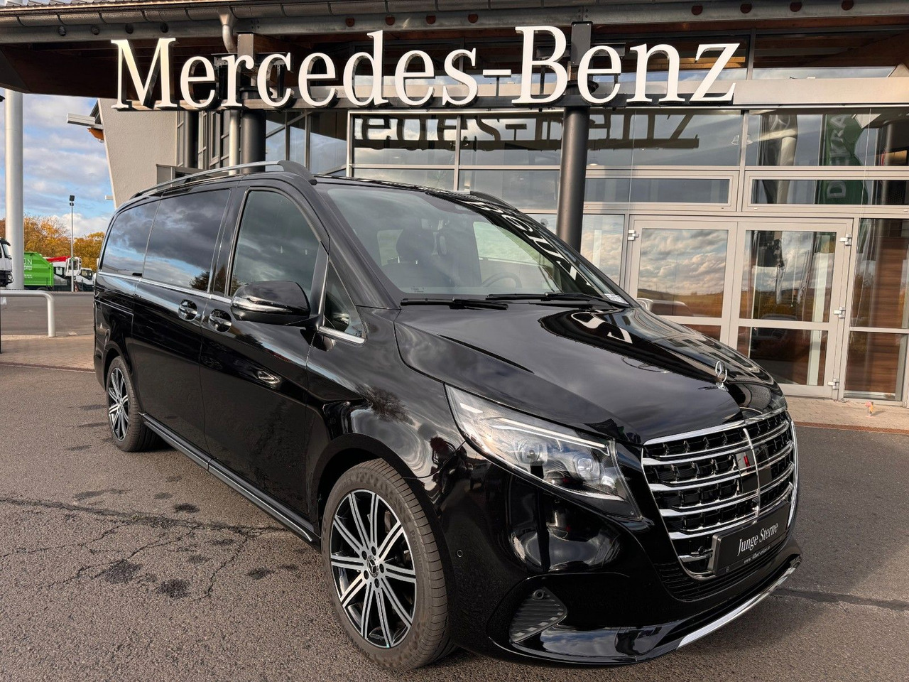 Mercedes-Benz V 300 d EXCLUSIVE AIRMATIC AHK2,5 Standheiz - 小型客车:图1 Mercedes-Benz V 300 d EXCLUSIVE AIRMATIC AHK2,5 Standheiz - 小型客车:图1