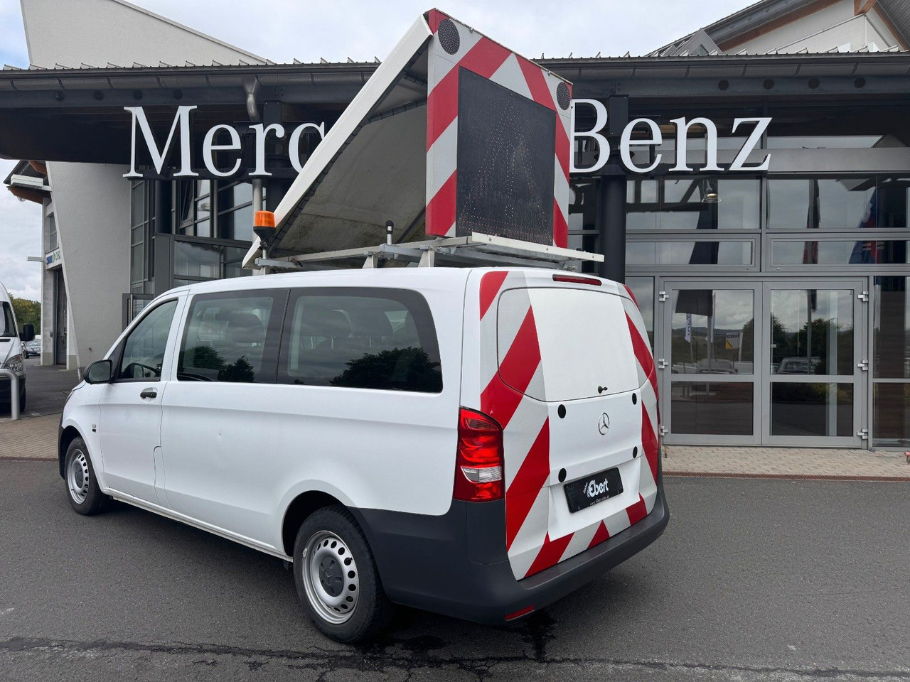 Mercedes-Benz Vito 111 CDI Tourer Begleitfahrzeug BF3+ / WVZ - 小型客车:图1 Mercedes-Benz Vito 111 CDI Tourer Begleitfahrzeug BF3+ / WVZ - 小型客车:图1
