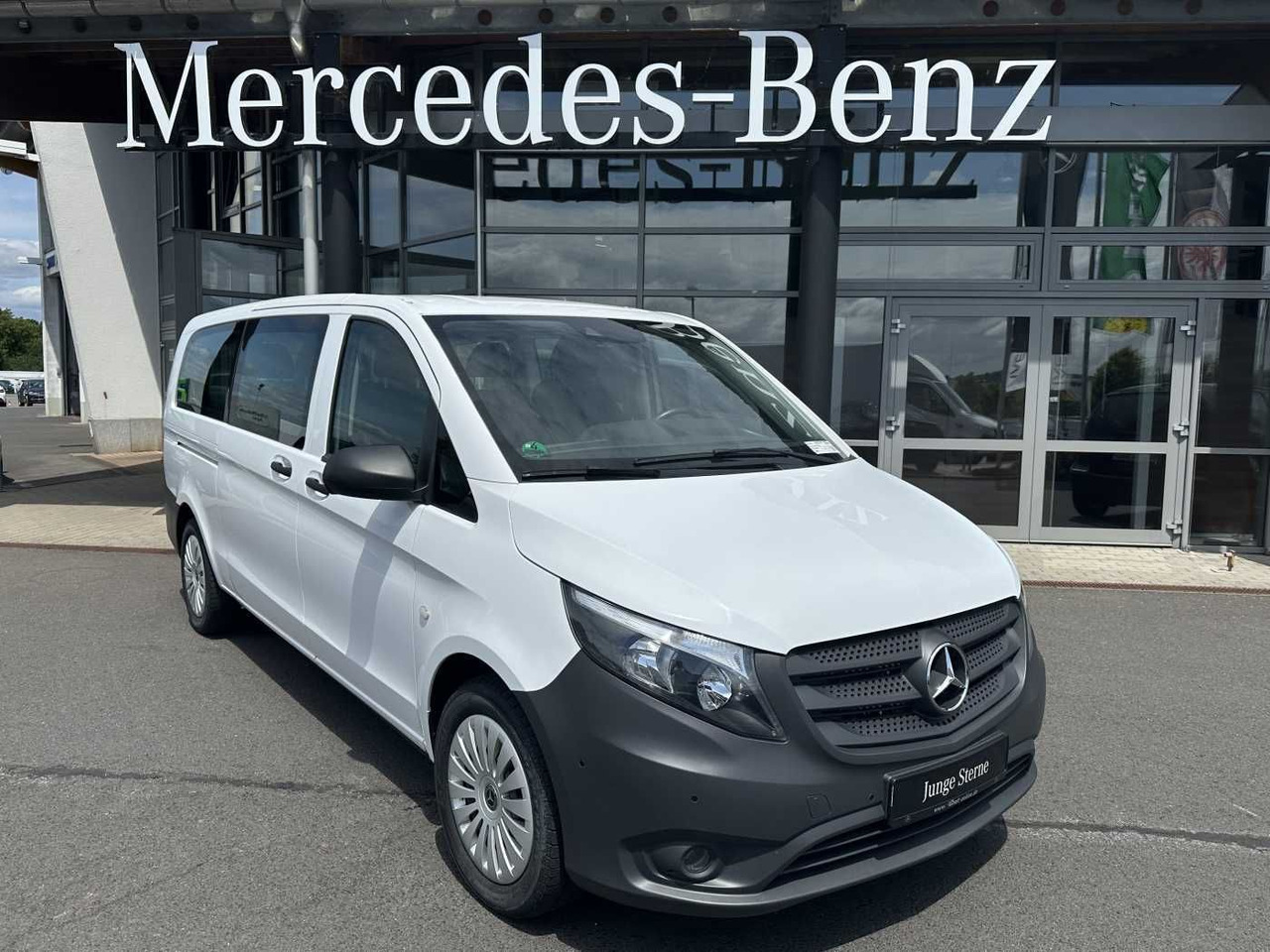 Mercedes-Benz Vito 114 CDI Tourer 9G Klima Audio40 Extralang - 小型客车:图1 Mercedes-Benz Vito 114 CDI Tourer 9G Klima Audio40 Extralang - 小型客车:图1