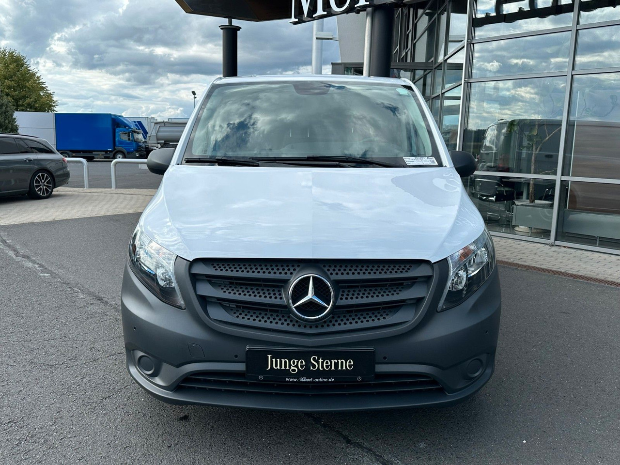 Mercedes-Benz Vito 116 CDI Klima Kamera Audio40 SHZ - 紧凑型面包车:图2 Mercedes-Benz Vito 116 CDI Klima Kamera Audio40 SHZ - 紧凑型面包车:图2