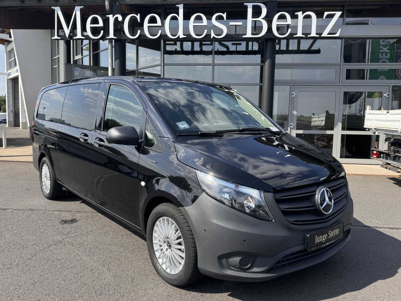 Mercedes-Benz eVito 129 Tourer Behinderten-/Rollstuhlrampe - 汽车:图2 Mercedes-Benz eVito 129 Tourer Behinderten-/Rollstuhlrampe - 汽车:图2