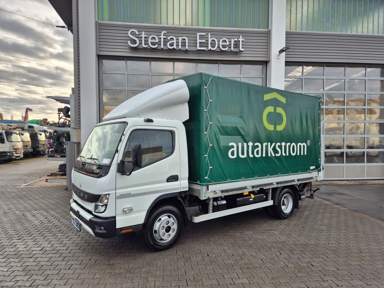 Mitsubishi Canter 7C15 LBW Klima Navi Kamera AHK - 侧帘货车:图3 Mitsubishi Canter 7C15 LBW Klima Navi Kamera AHK - 侧帘货车:图3