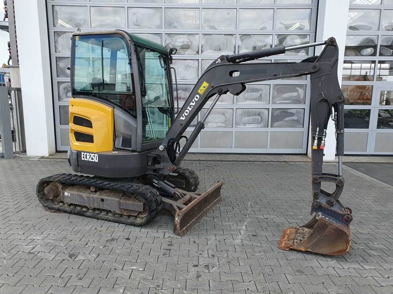 Volvo ECR25D / nur 2.974h! / 1x Tieflöffel / 2016 - 小型挖掘机:图2 Volvo ECR25D / nur 2.974h! / 1x Tieflöffel / 2016 - 小型挖掘机:图2