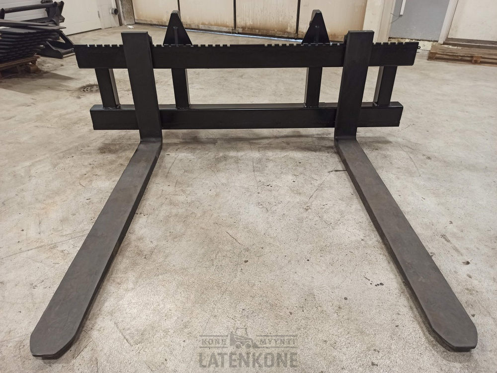Volvo Trukkipiikit 11000kg 2400mm/1800mm 4A Volvo BM - 叉 适用于 建筑机械:图2 Volvo Trukkipiikit 11000kg 2400mm/1800mm 4A Volvo BM - 叉 适用于 建筑机械:图2