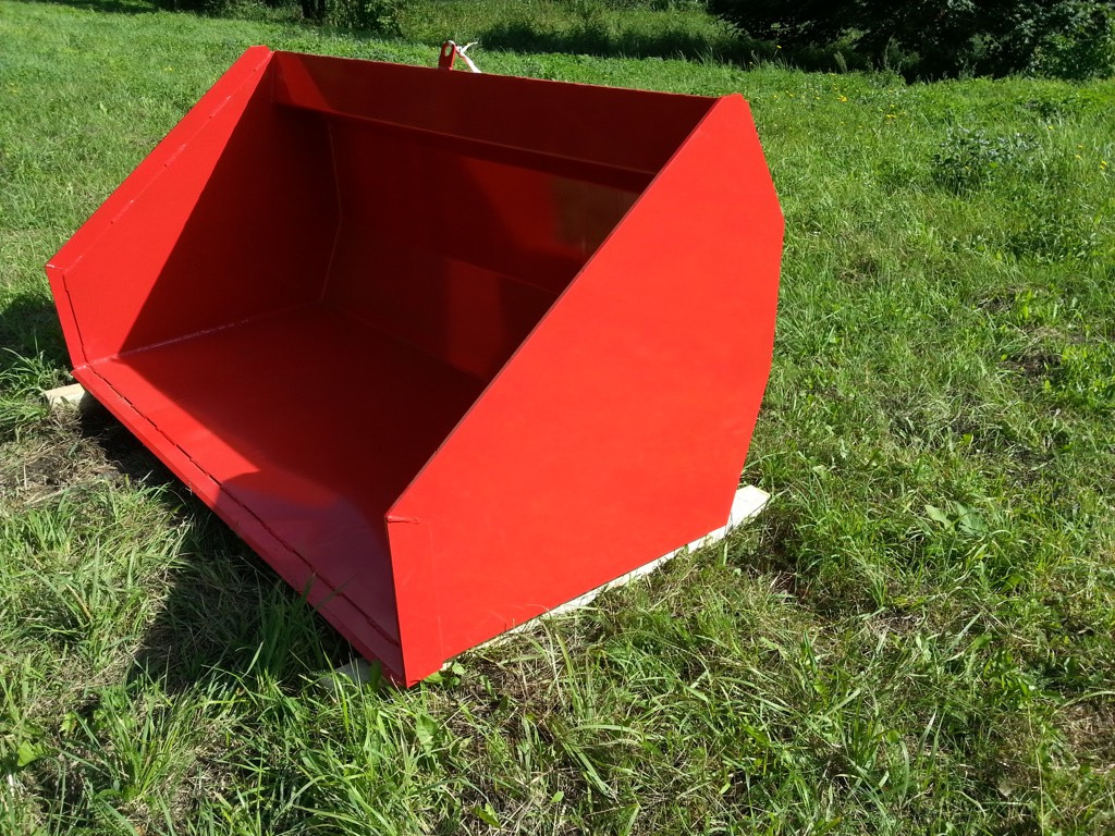 Agromet bucket with hydraulics ŁH-1000 for tractor - 装载机铲斗 适用于 农业机械:图1 Agromet bucket with hydraulics ŁH-1000 for tractor - 装载机铲斗 适用于 农业机械:图1