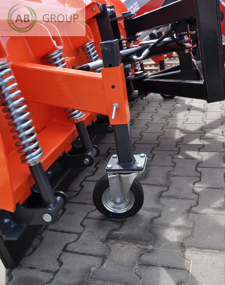 Metal-Technik snow plow 3.0 m category II - 推雪板 适用于 农业机械:图2 Metal-Technik snow plow 3.0 m category II - 推雪板 适用于 农业机械:图2