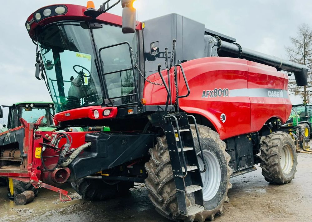 Case IH AFH 8010 - 联合收割机:图2 Case IH AFH 8010 - 联合收割机:图2