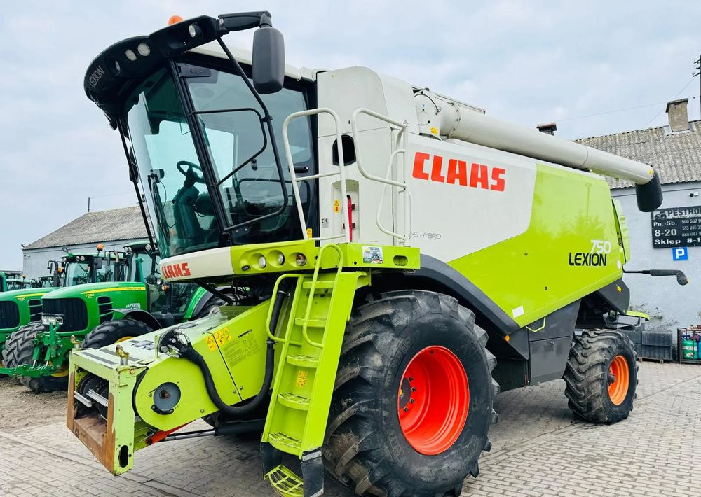 Claas LEXION 750 APS HYBRID - 联合收割机:图2 Claas LEXION 750 APS HYBRID - 联合收割机:图2