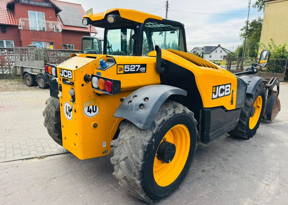 JCB 527-58 AGRI PLUS - 伸缩臂叉装车:图4 JCB 527-58 AGRI PLUS - 伸缩臂叉装车:图4