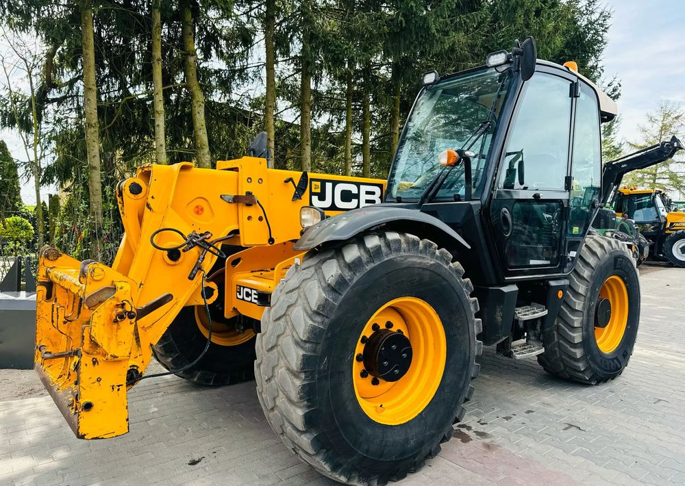 JCB 550-80 Agri Plus - 伸缩臂叉装车:图1 JCB 550-80 Agri Plus - 伸缩臂叉装车:图1