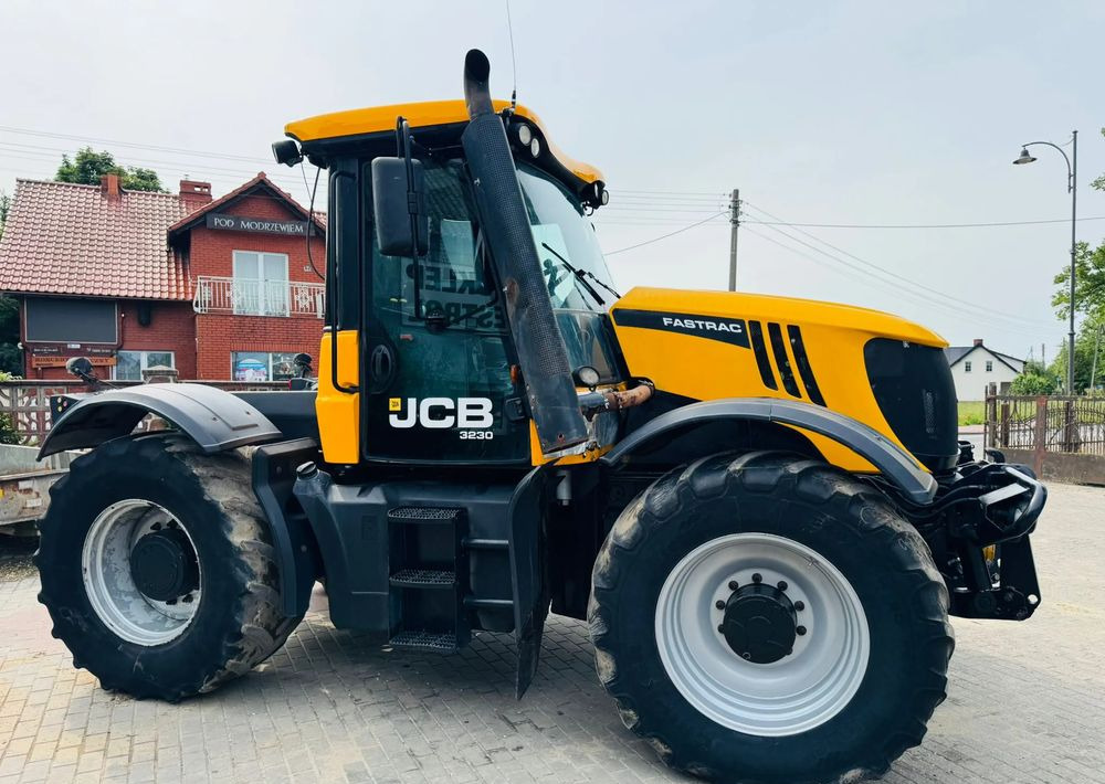 JCB FASTRAC 3230 - 拖拉机:图2 JCB FASTRAC 3230 - 拖拉机:图2