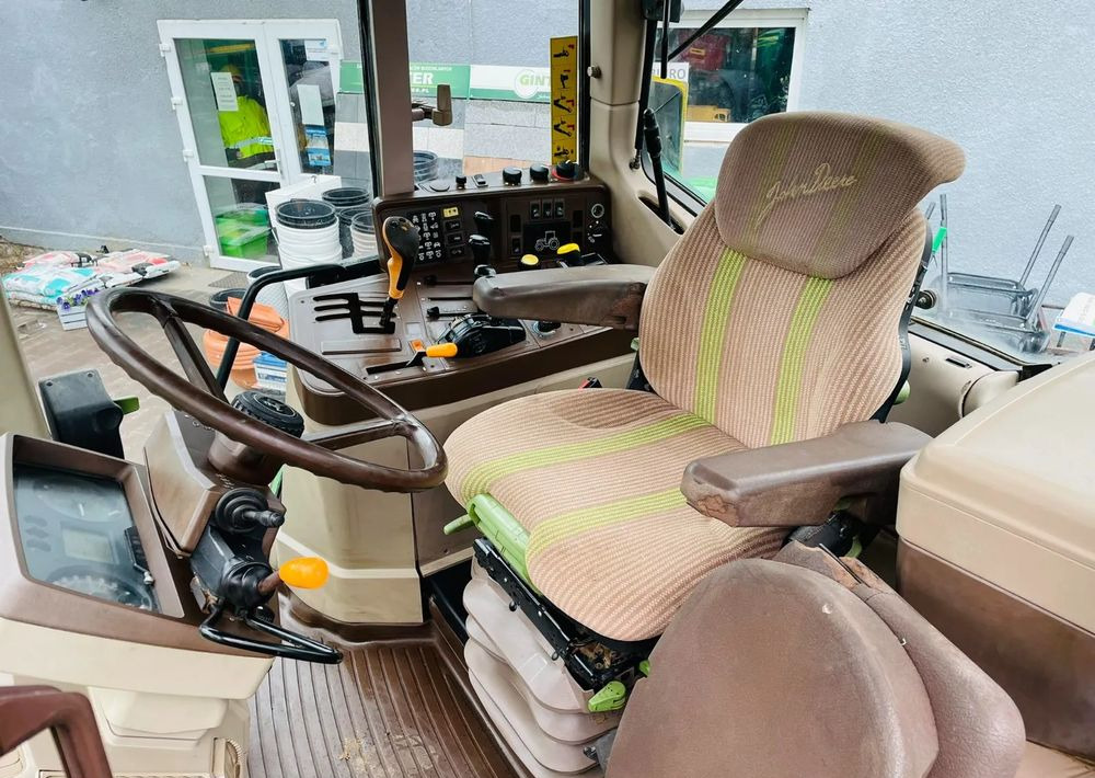 John Deere 6920 - 拖拉机:图2 John Deere 6920 - 拖拉机:图2