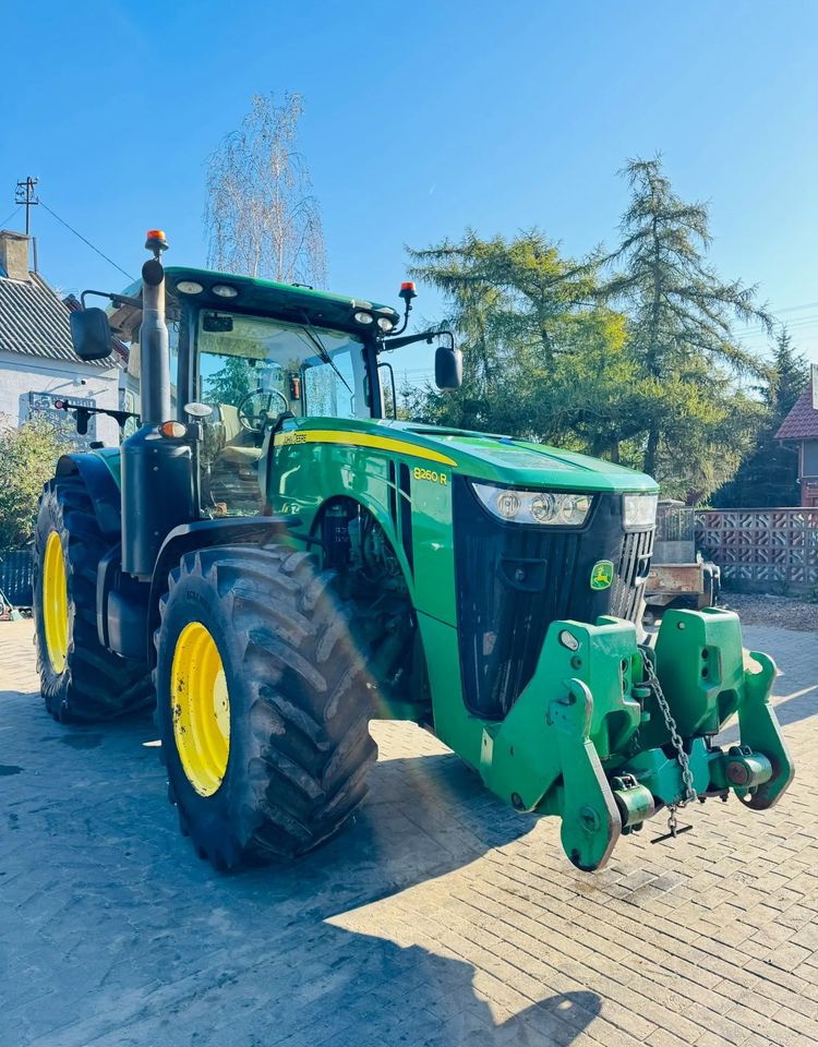 John Deere 8260R - 拖拉机:图3 John Deere 8260R - 拖拉机:图3