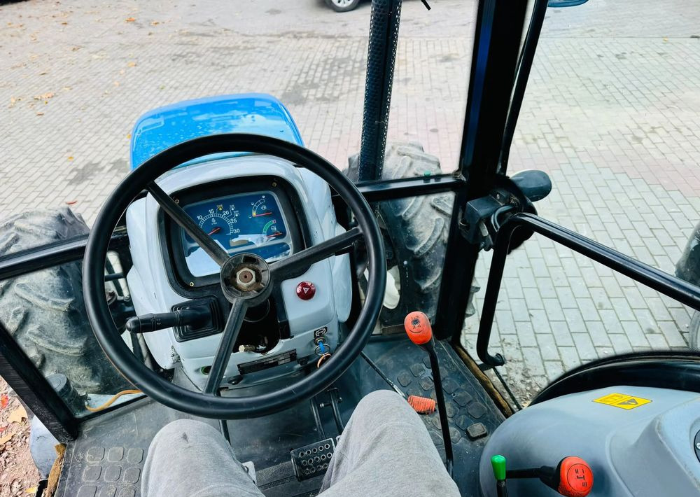 New Holland TD5050 - 拖拉机:图4 New Holland TD5050 - 拖拉机:图4