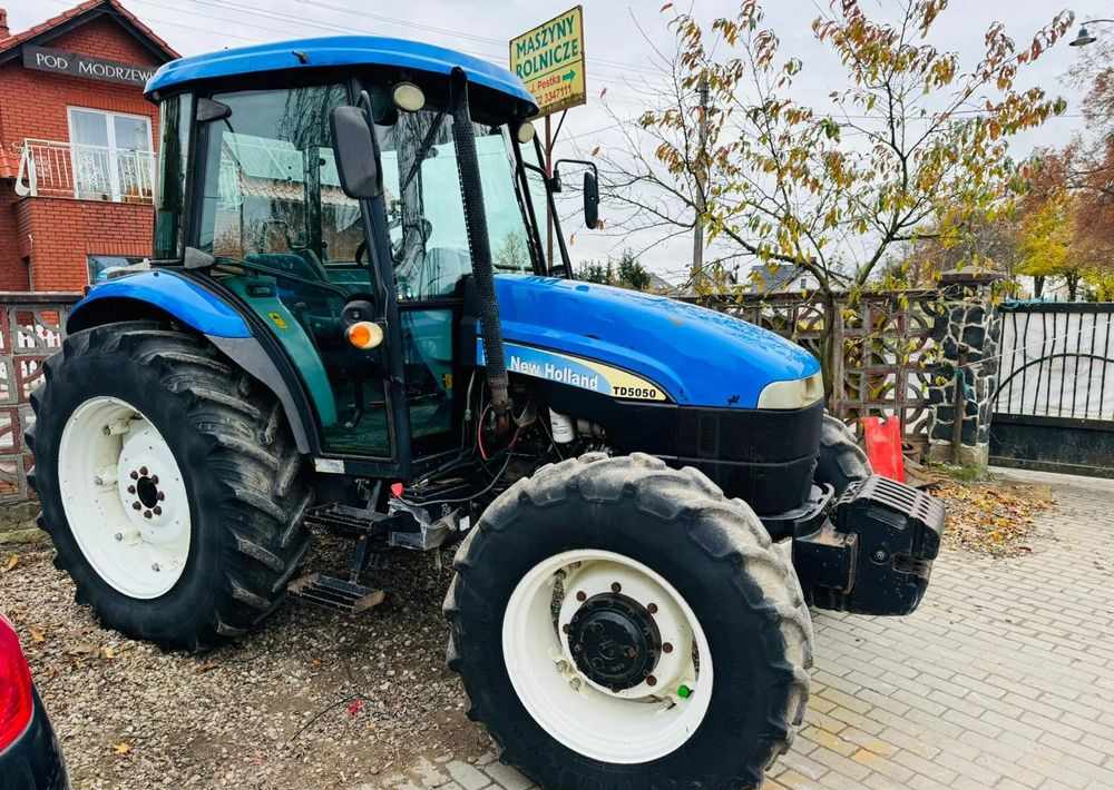 New Holland TD5050 - 拖拉机:图3 New Holland TD5050 - 拖拉机:图3
