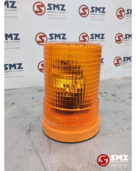 Diversen Occ zwaailamp Hella KL700 24V 70W - 灯光/ 照明 适用于 卡车:图1 Diversen Occ zwaailamp Hella KL700 24V 70W - 灯光/ 照明 适用于 卡车:图1