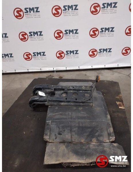 MAN Occ spatbord rechts MAN TGX 81612100462 - 车身和外部 适用于 卡车:图1 MAN Occ spatbord rechts MAN TGX 81612100462 - 车身和外部 适用于 卡车:图1