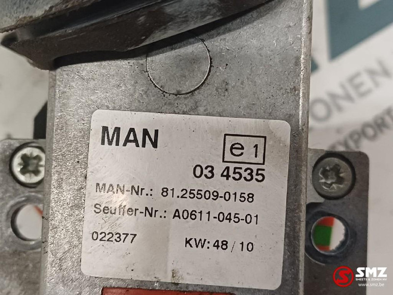 MAN Occ stuurkolomschakelaar retarder MAN - 电气系统 适用于 卡车:图4 MAN Occ stuurkolomschakelaar retarder MAN - 电气系统 适用于 卡车:图4