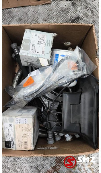 Mercedes-Benz Lot onderdelen Mercedes - 驾驶室和内部 适用于 卡车:图1 Mercedes-Benz Lot onderdelen Mercedes - 驾驶室和内部 适用于 卡车:图1