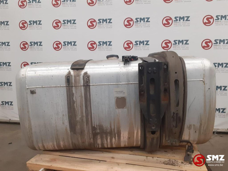 Mercedes-Benz Occ brandstoftank 570L Mercedes - 燃料箱 适用于 卡车:图2 Mercedes-Benz Occ brandstoftank 570L Mercedes - 燃料箱 适用于 卡车:图2