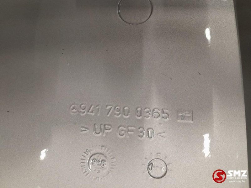 Mercedes-Benz Occ cabinespoilerset Mercedes - 空气动力/ 扰流板 适用于 卡车:图4 Mercedes-Benz Occ cabinespoilerset Mercedes - 空气动力/ 扰流板 适用于 卡车:图4