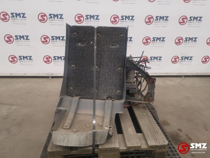 Volvo Occ Spatbord links met luchtketel Volvo FM9 - 挡泥板 适用于 卡车:图4 Volvo Occ Spatbord links met luchtketel Volvo FM9 - 挡泥板 适用于 卡车:图4