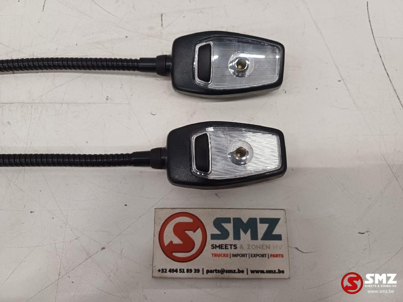 Volvo Occ set van 2 leeslampen Volvo - 驾驶室和内部 适用于 卡车:图4 Volvo Occ set van 2 leeslampen Volvo - 驾驶室和内部 适用于 卡车:图4